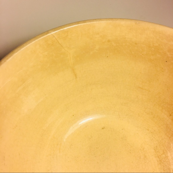 Vintage Pink Blue Stripe Yellow Ware Nesting Bowl - Picture 4 of 6